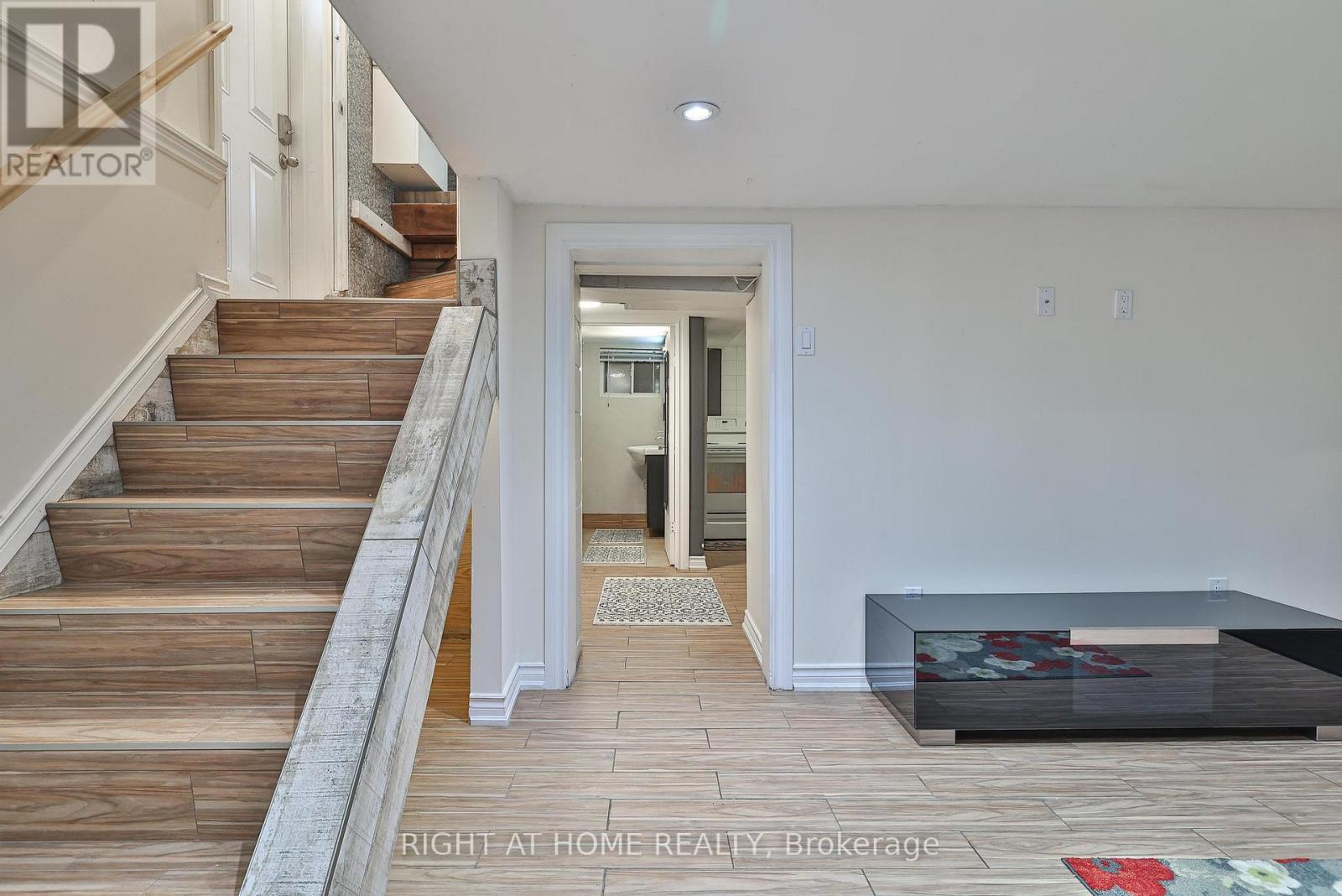 35 Dayton Avenue, Toronto (stonegate-queensway), Ontario