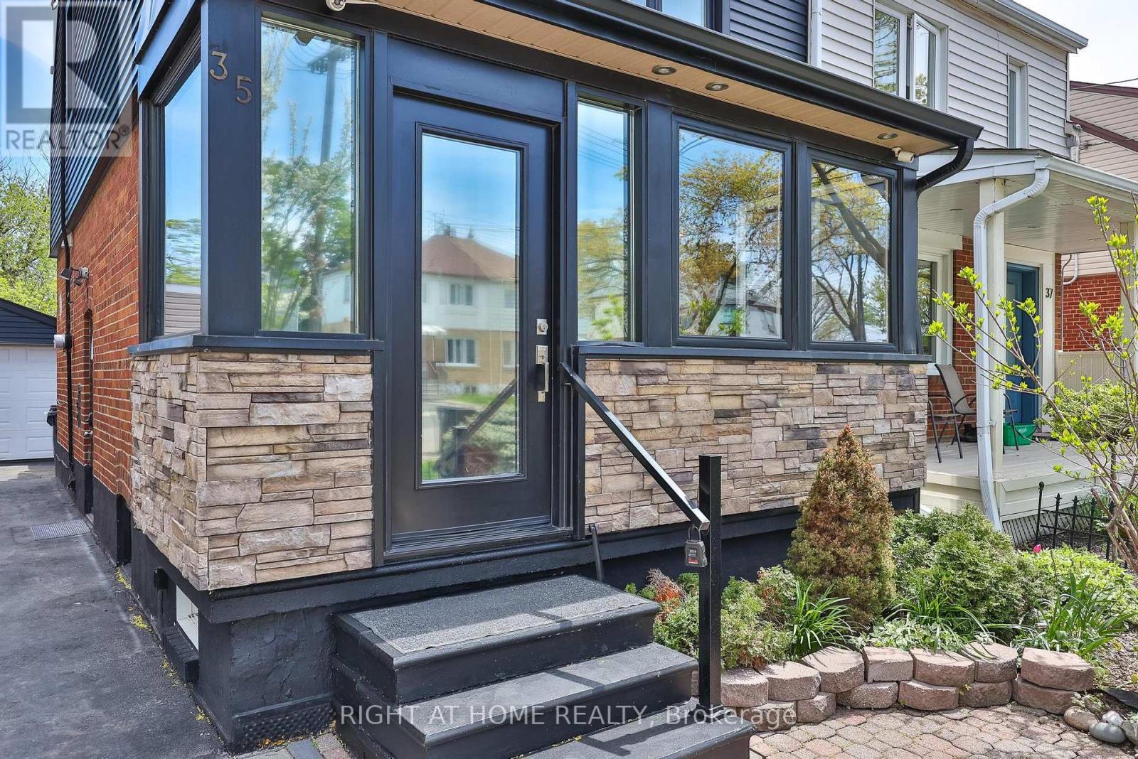 35 Dayton Avenue, Toronto (stonegate-queensway), Ontario