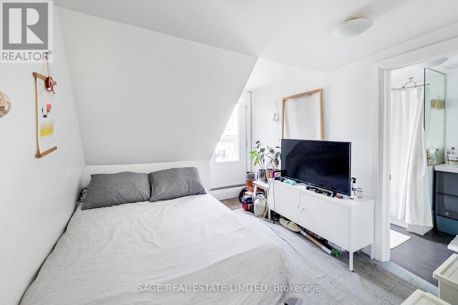 31 Emerson Avenue, Toronto (dovercourt-wallace Emerson-junction), Ontario