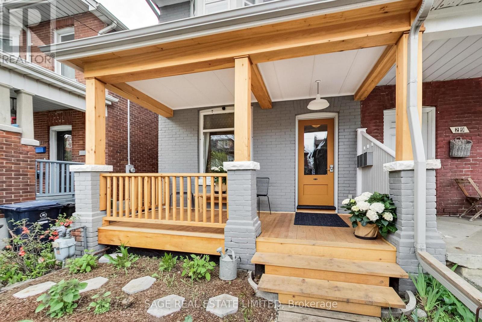 31 Emerson Avenue, Toronto (dovercourt-wallace Emerson-junction), Ontario