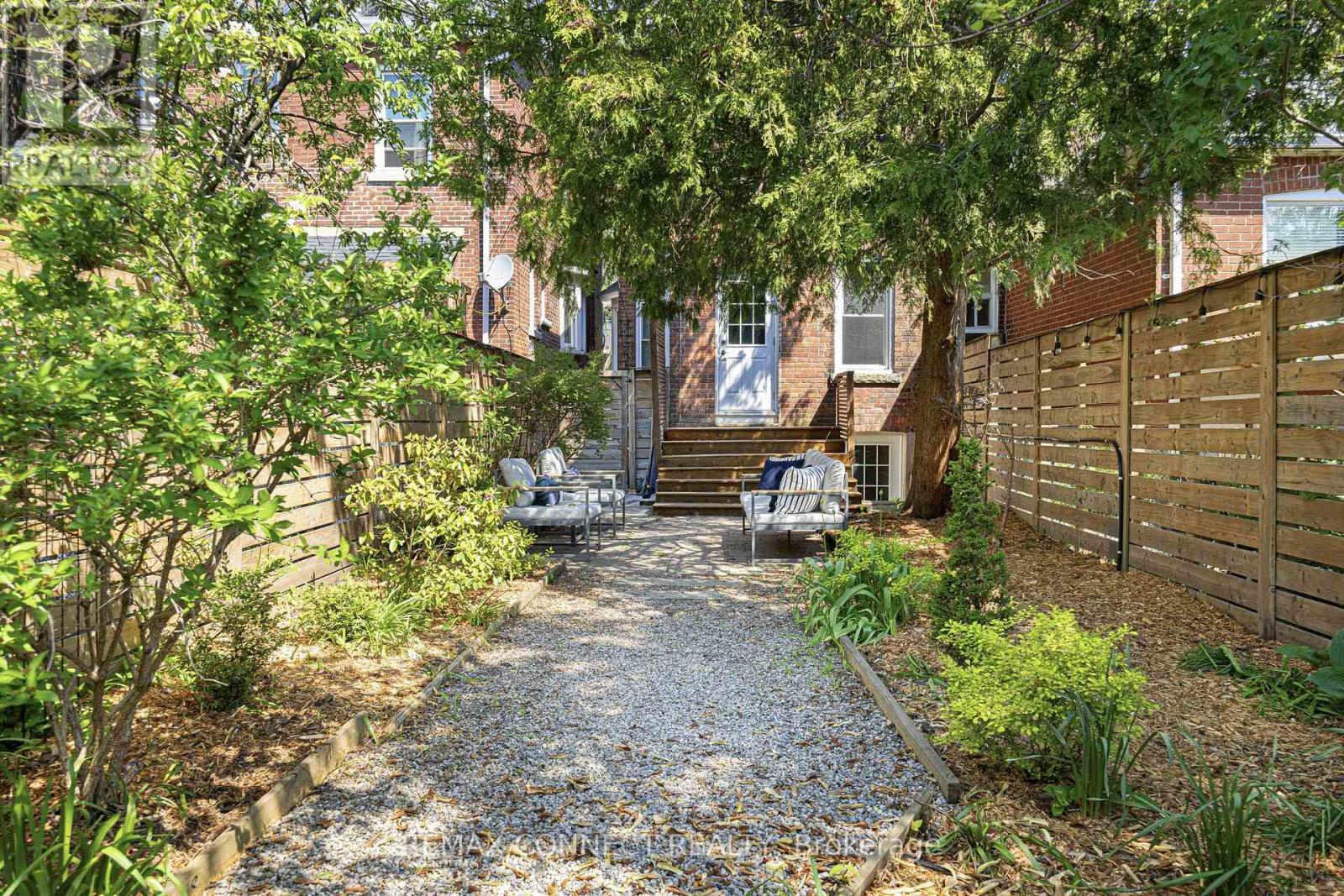29 Howard Park Avenue, Toronto (roncesvalles), Ontario