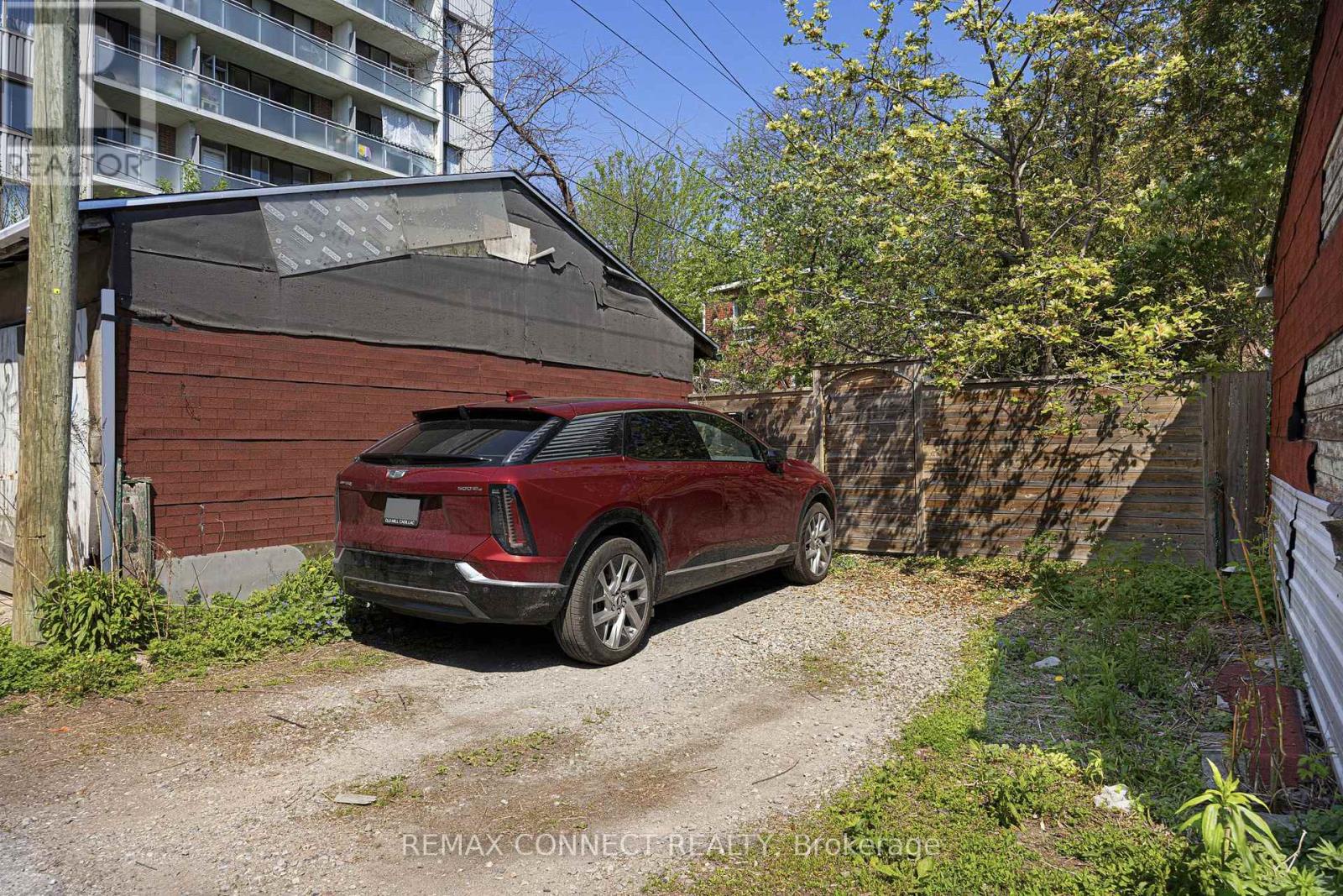 29 Howard Park Avenue, Toronto (roncesvalles), Ontario