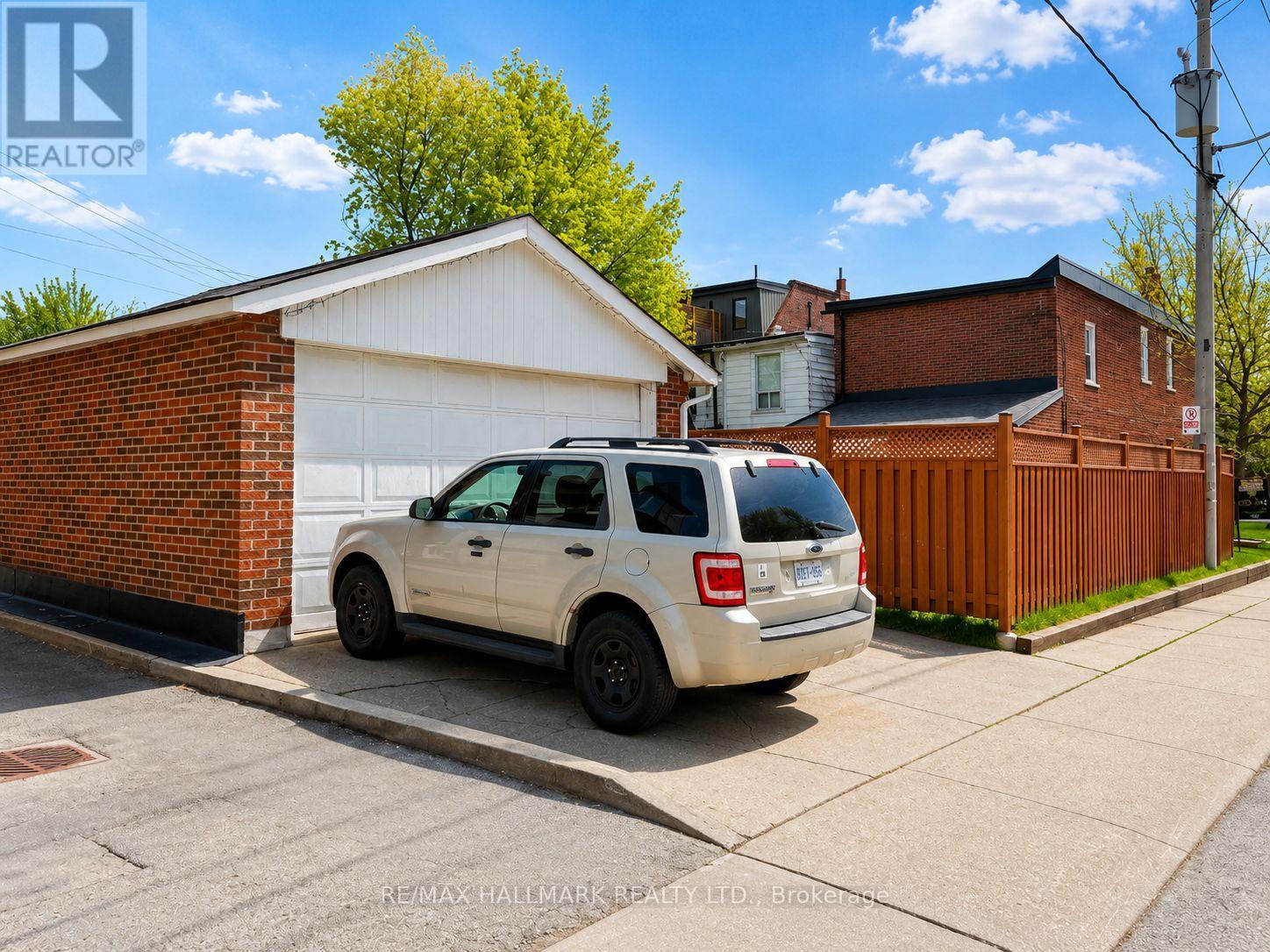 100 Ascot Avenue, Toronto (corso Italia-davenport), Ontario