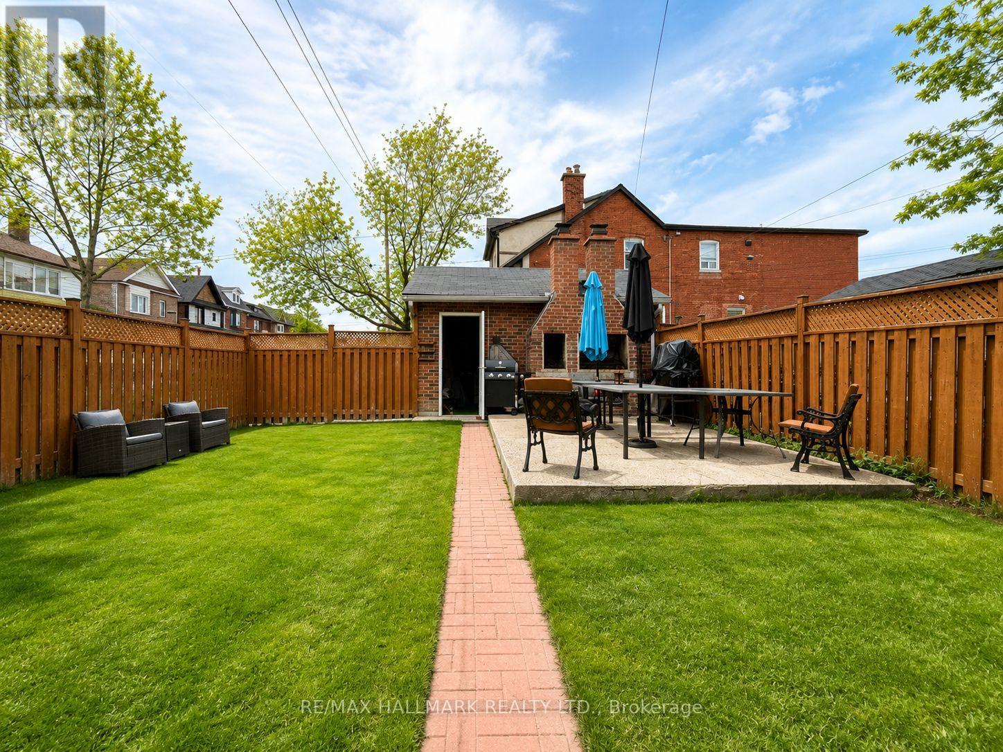 100 Ascot Avenue, Toronto (corso Italia-davenport), Ontario