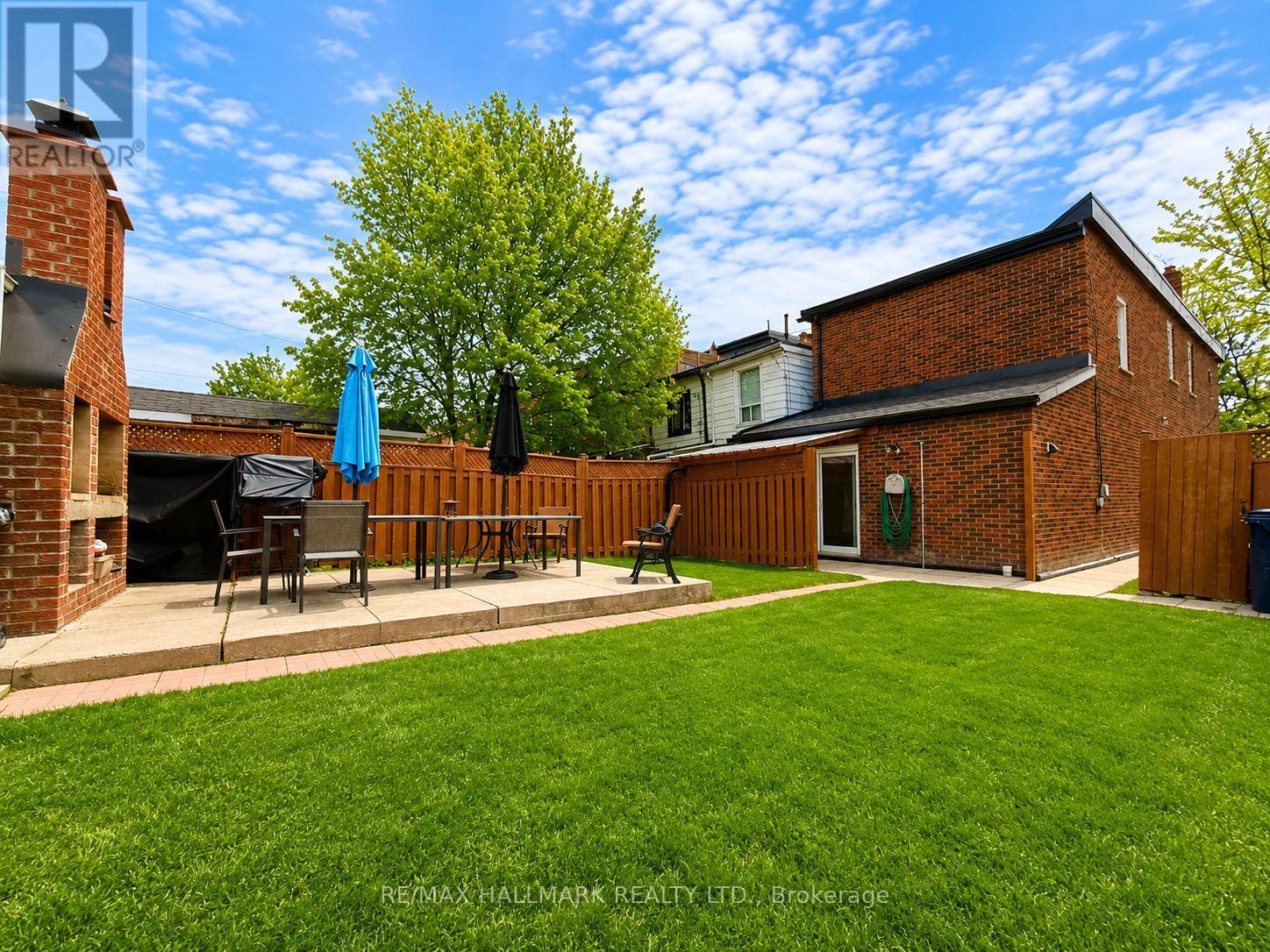 100 Ascot Avenue, Toronto (corso Italia-davenport), Ontario