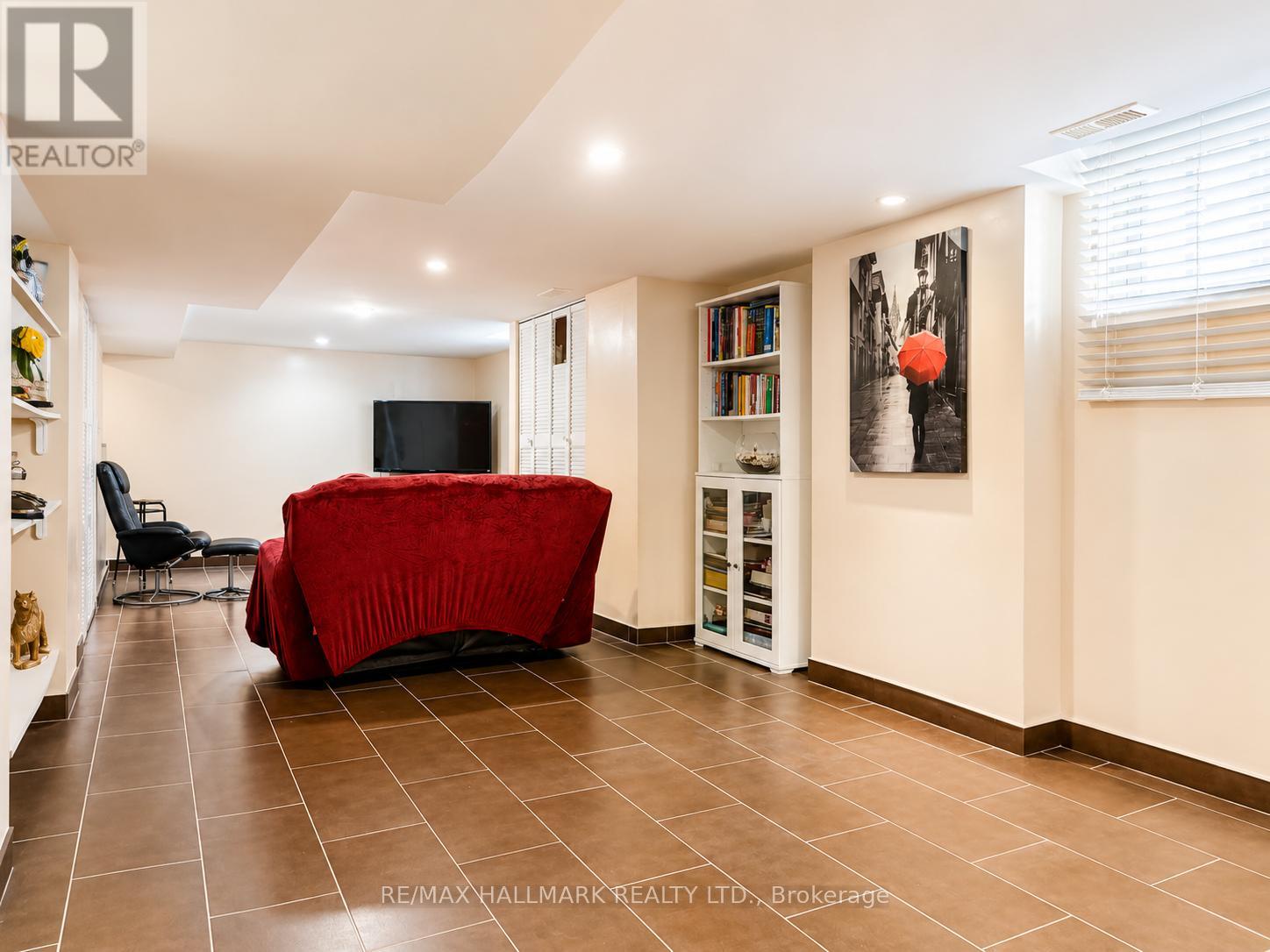 100 Ascot Avenue, Toronto (corso Italia-davenport), Ontario