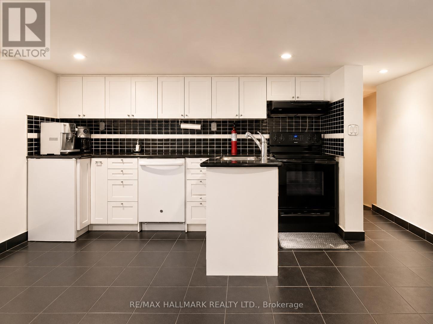 100 Ascot Avenue, Toronto (corso Italia-davenport), Ontario