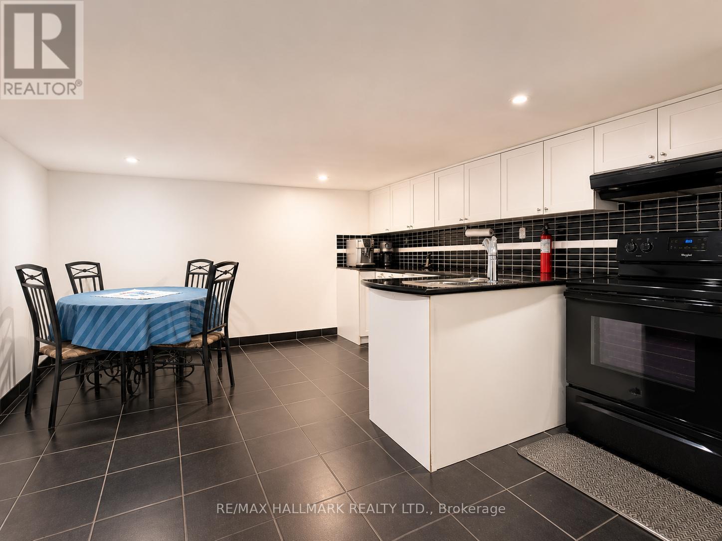 100 Ascot Avenue, Toronto (corso Italia-davenport), Ontario