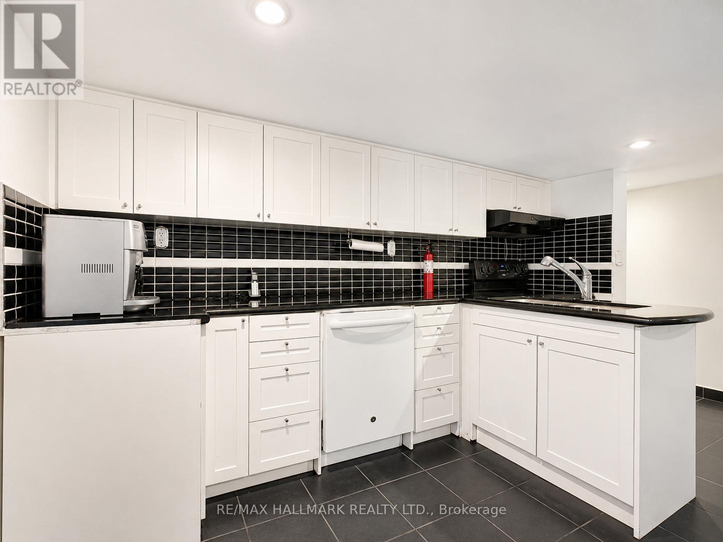 100 Ascot Avenue, Toronto (corso Italia-davenport), Ontario