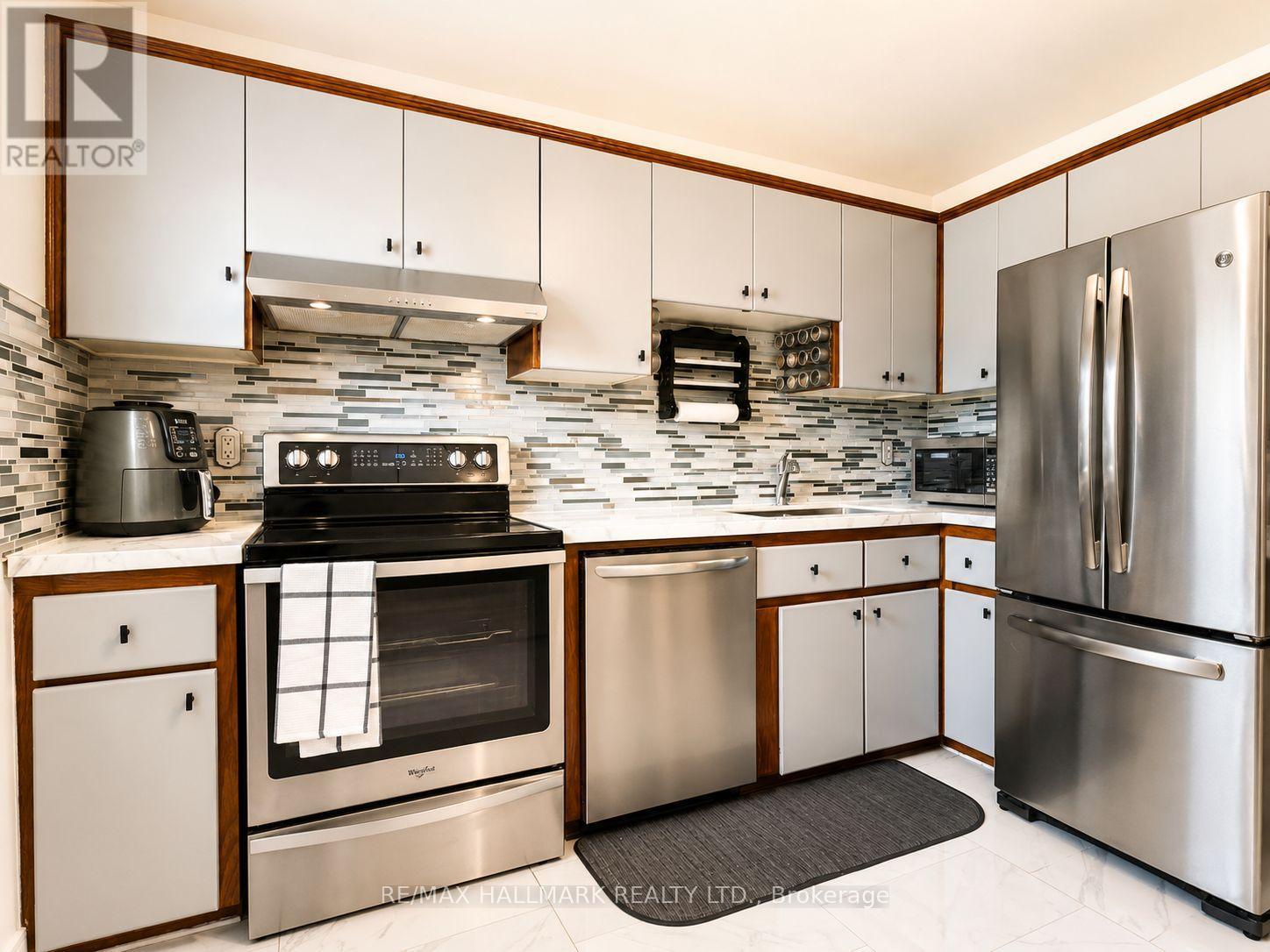100 Ascot Avenue, Toronto (corso Italia-davenport), Ontario