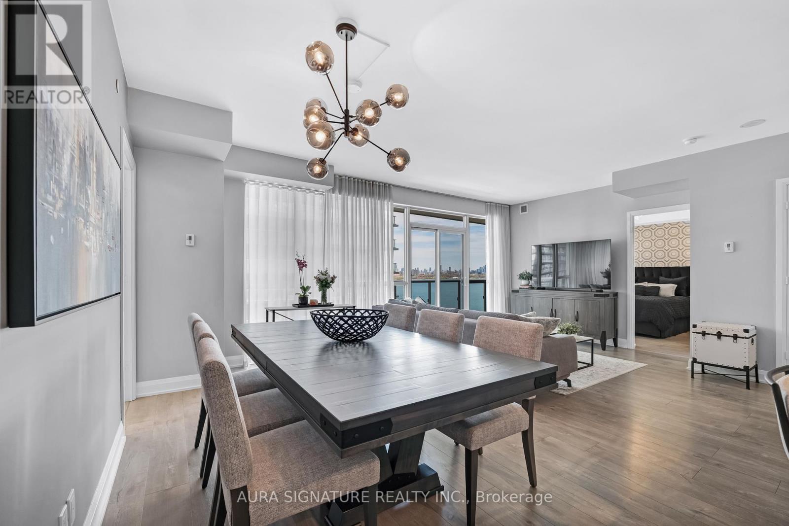 901 - 110 Marine Parade Drive, Toronto (mimico), Ontario