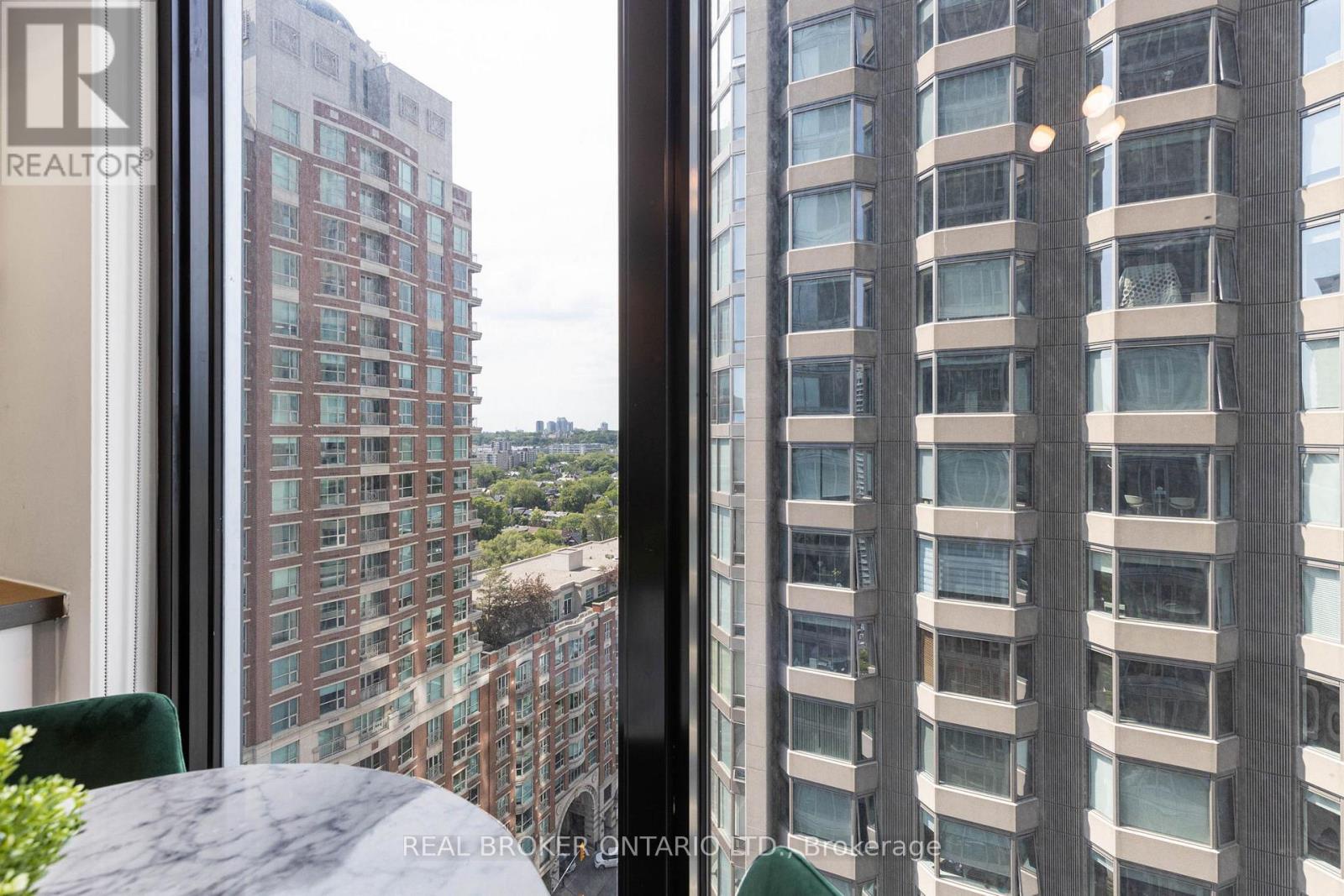 1913 - 188 Cumberland Street, Toronto (annex), Ontario