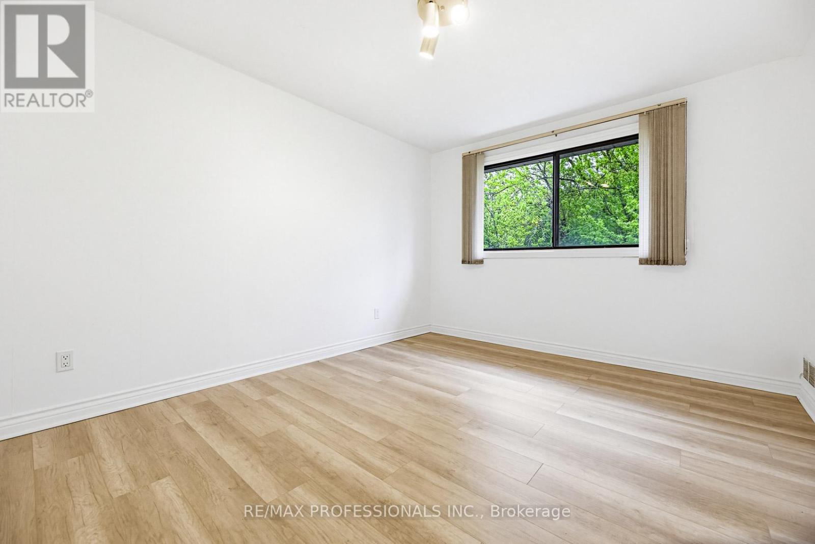26 Neilor Crescent, Toronto (markland Wood), Ontario