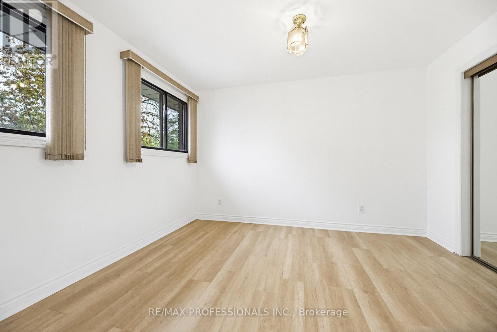 26 Neilor Crescent, Toronto (markland Wood), Ontario