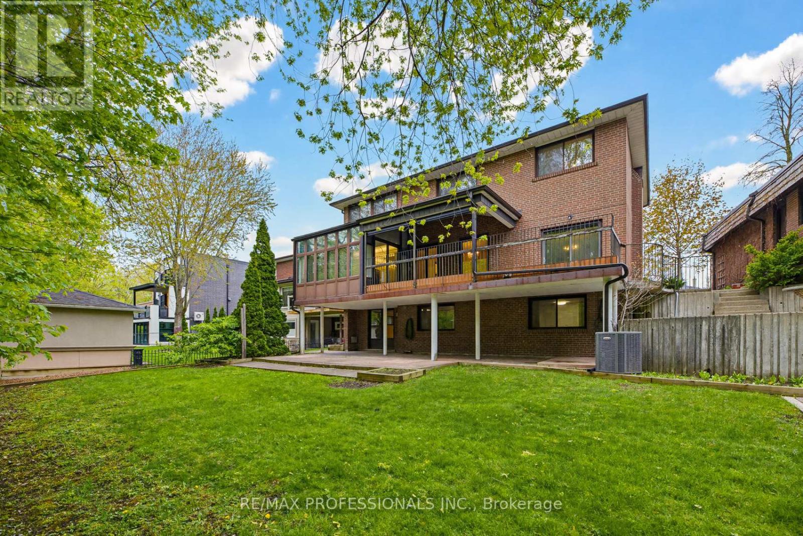 26 Neilor Crescent, Toronto (markland Wood), Ontario