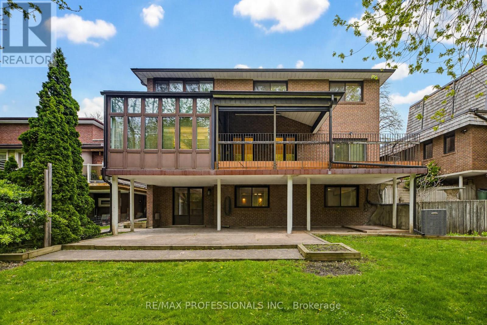 26 Neilor Crescent, Toronto (markland Wood), Ontario