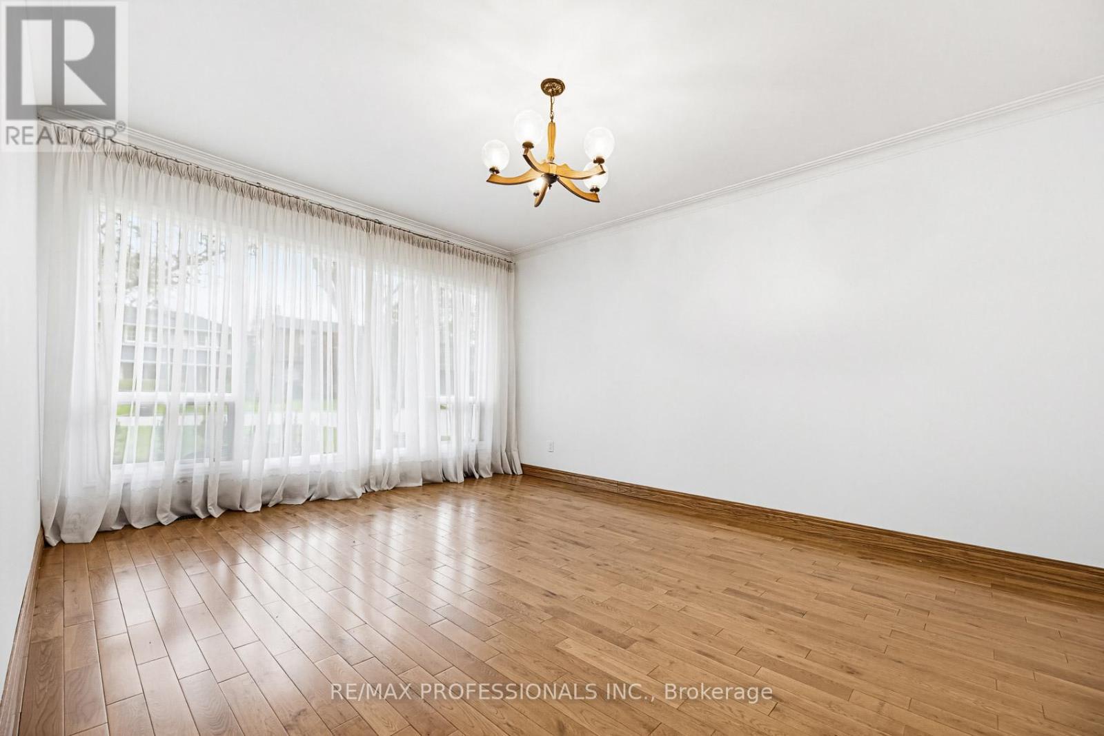 26 Neilor Crescent, Toronto (markland Wood), Ontario