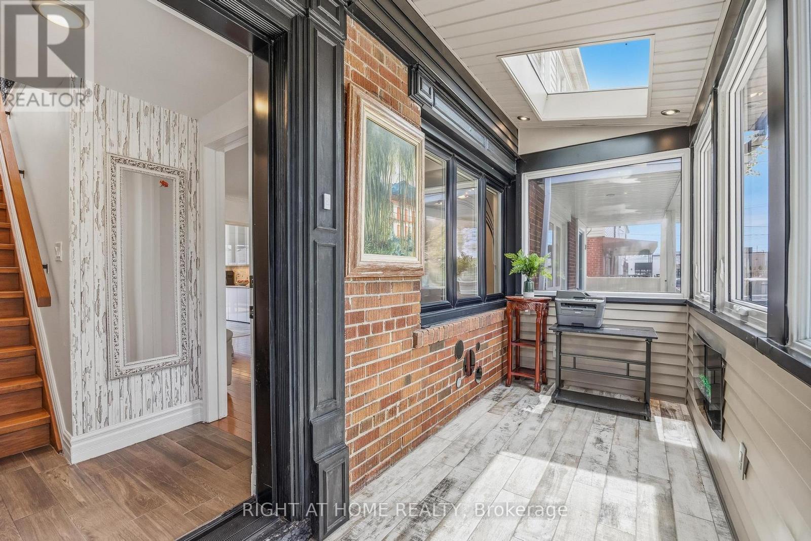 35 Dayton Avenue, Toronto (stonegate-queensway), Ontario