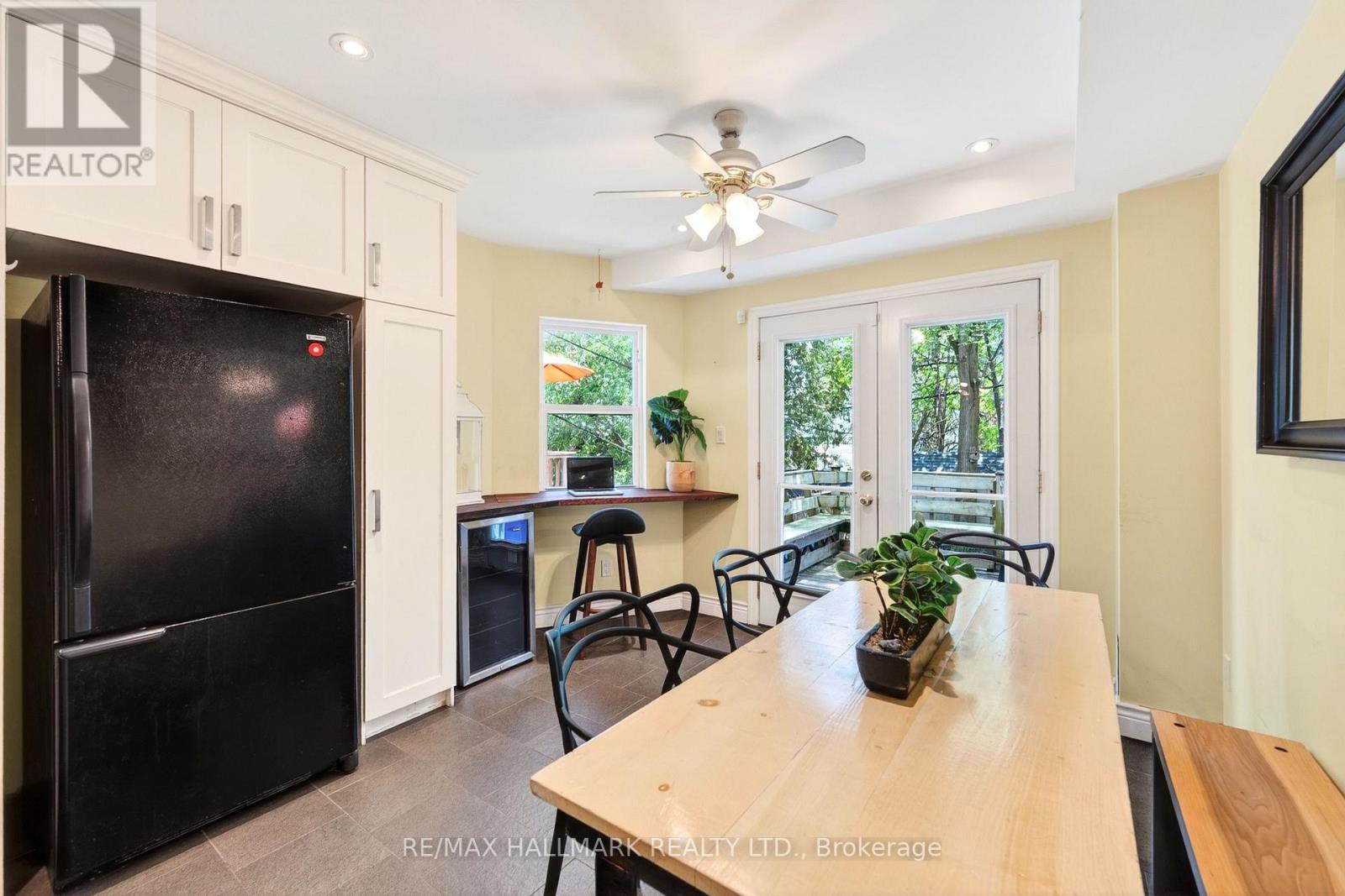 17 Mountalan Avenue, Toronto (greenwood-coxwell), Ontario