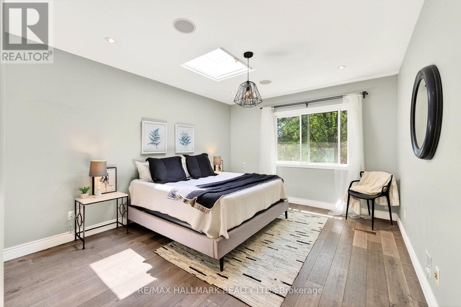 17 Mountalan Avenue, Toronto (greenwood-coxwell), Ontario