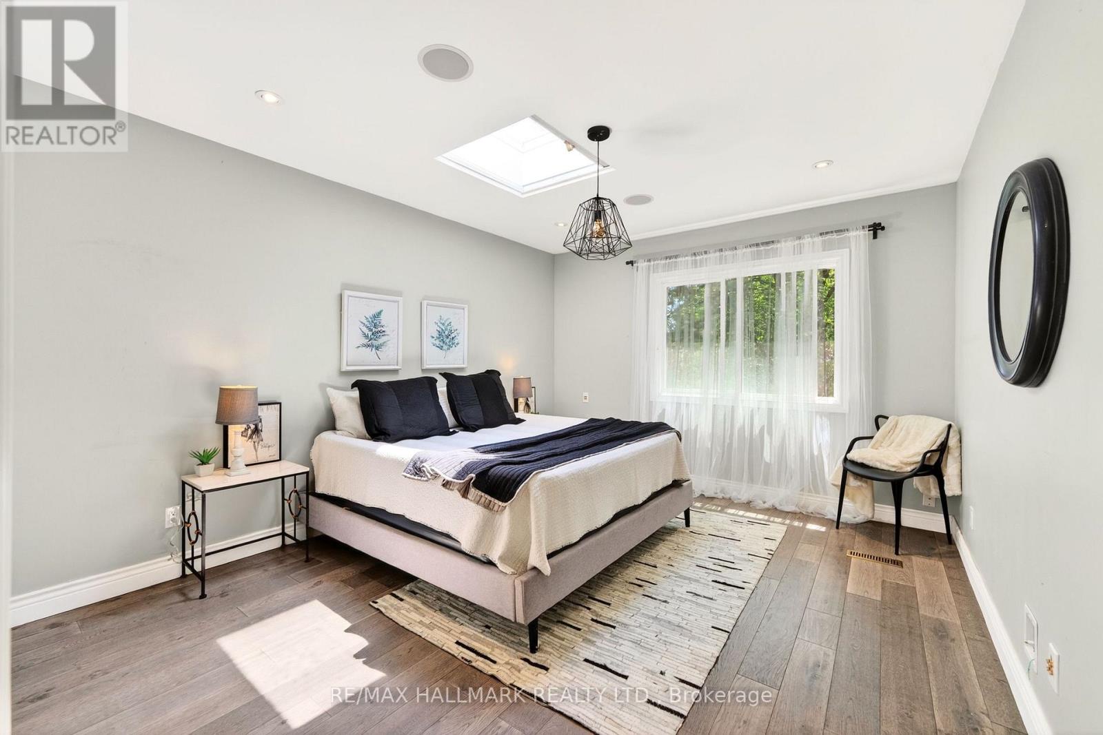 17 Mountalan Avenue, Toronto (greenwood-coxwell), Ontario
