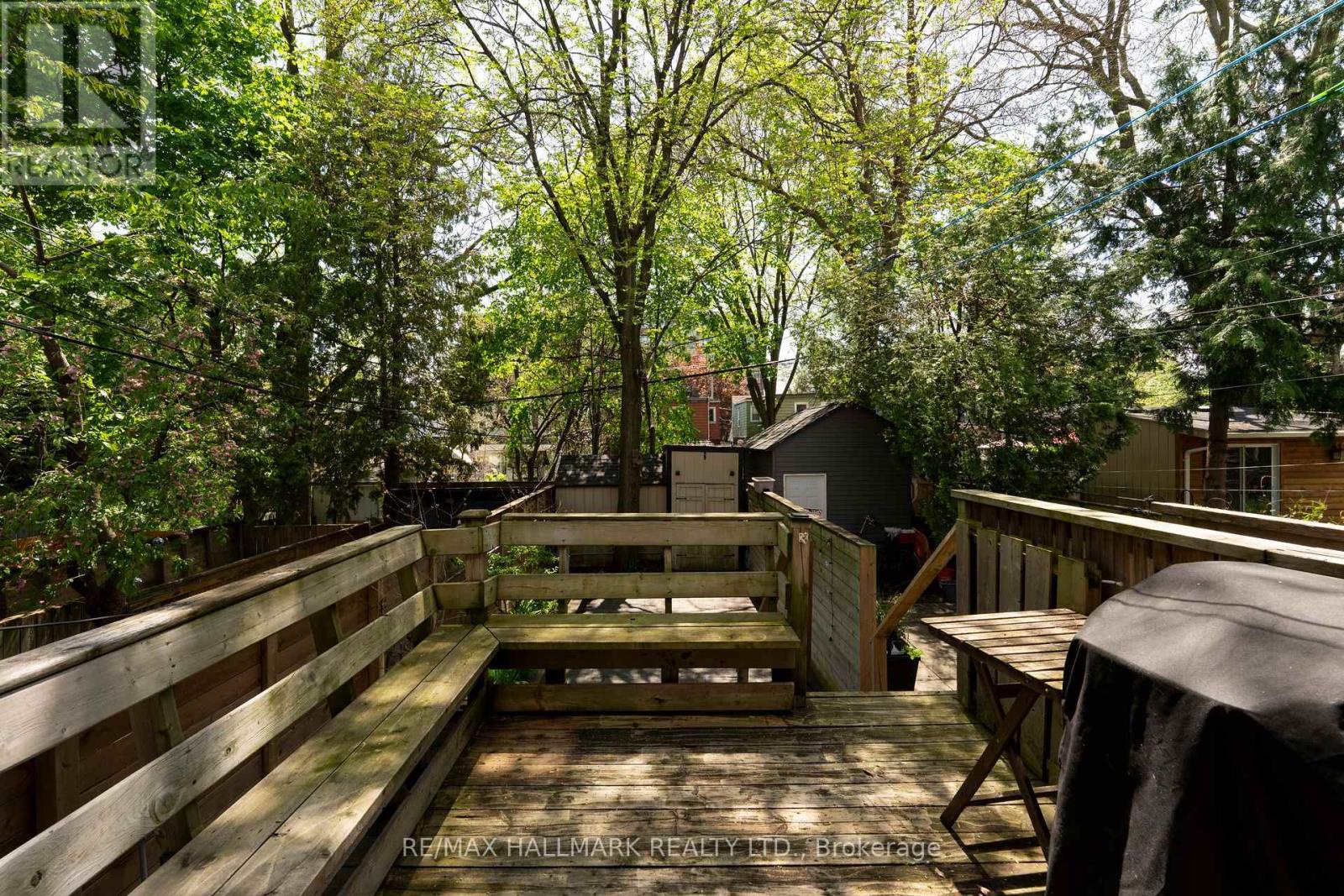 17 Mountalan Avenue, Toronto (greenwood-coxwell), Ontario