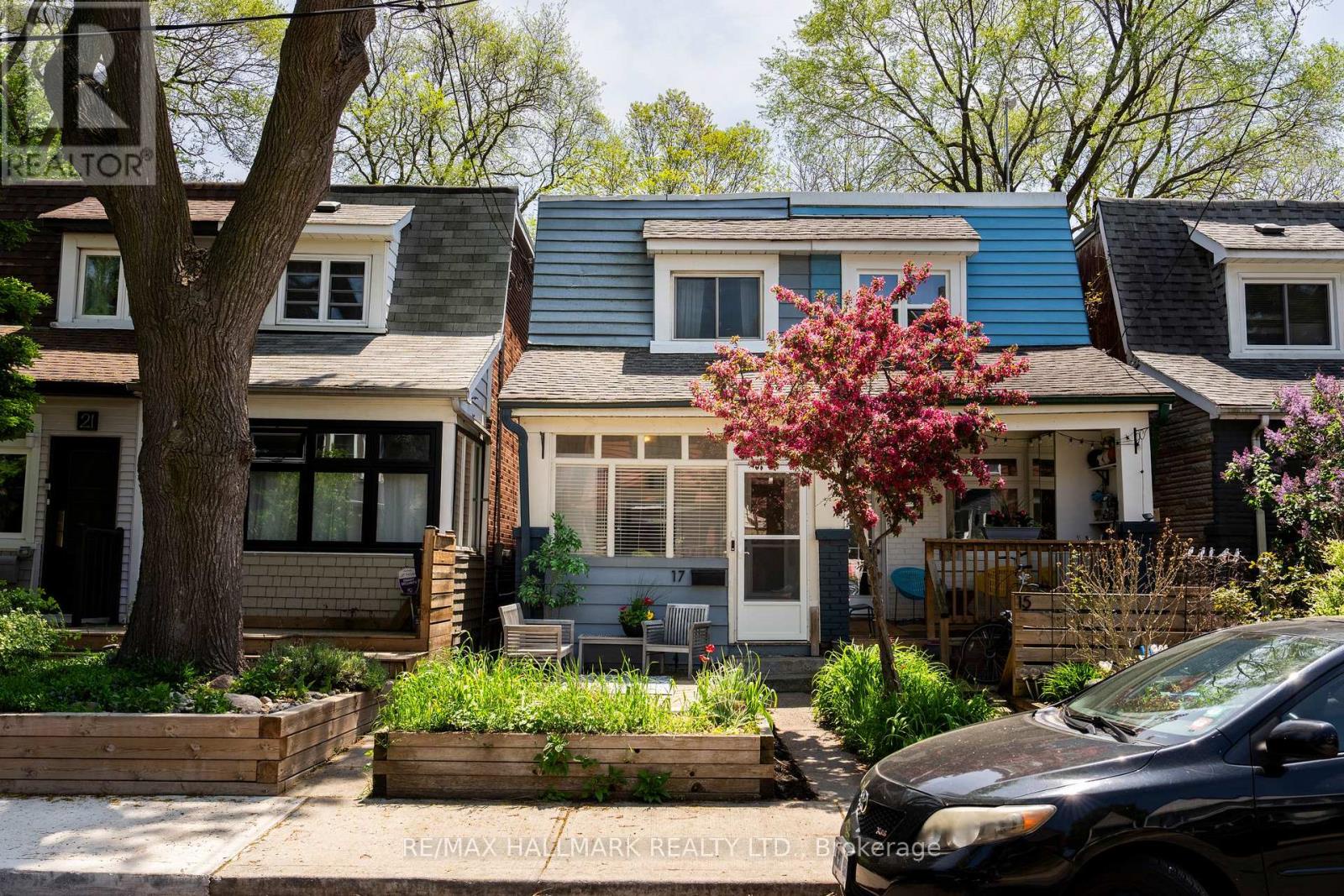 17 Mountalan Avenue, Toronto (greenwood-coxwell), Ontario