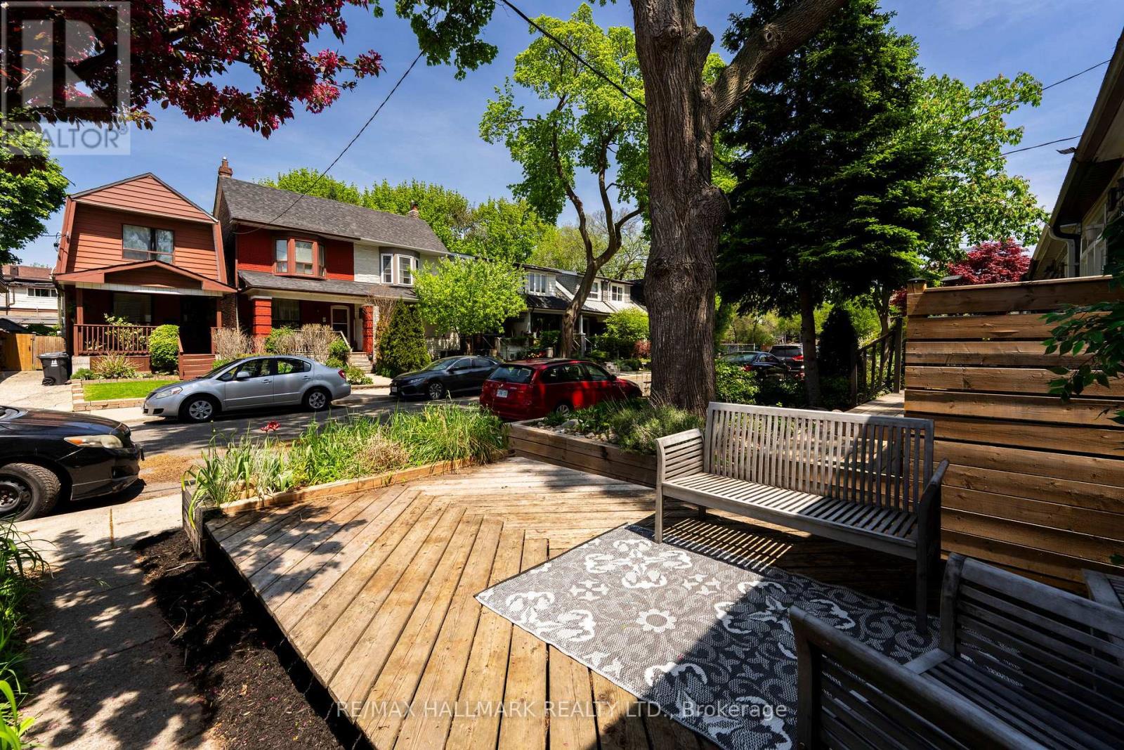 17 Mountalan Avenue, Toronto (greenwood-coxwell), Ontario