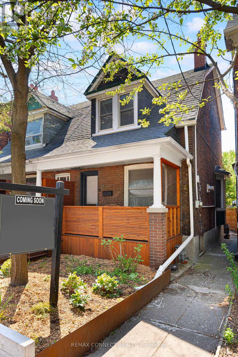 29 Howard Park Avenue, Toronto (roncesvalles), Ontario