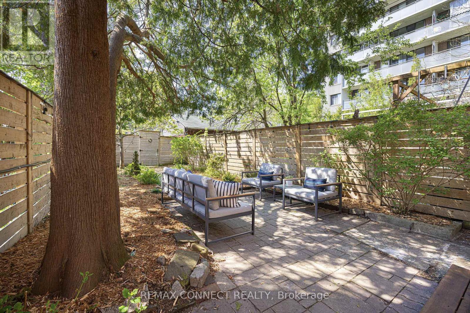 29 Howard Park Avenue, Toronto (roncesvalles), Ontario