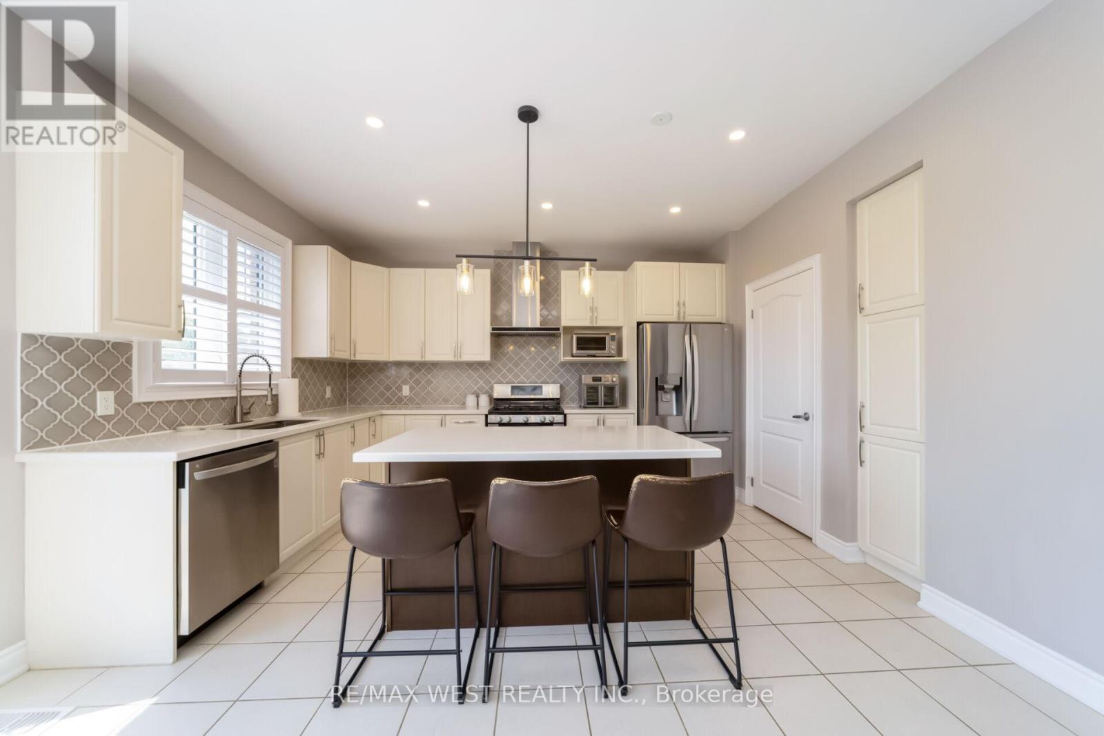 207 Symington Avenue, Oshawa (windfields), Ontario