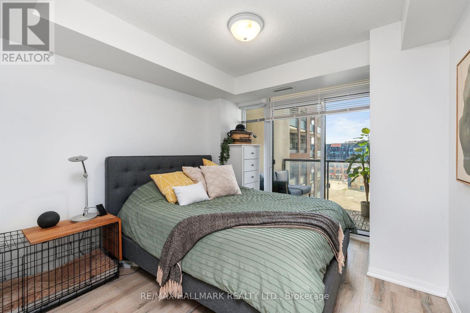 819 - 400 Adelaide Street E, Toronto (moss Park), Ontario