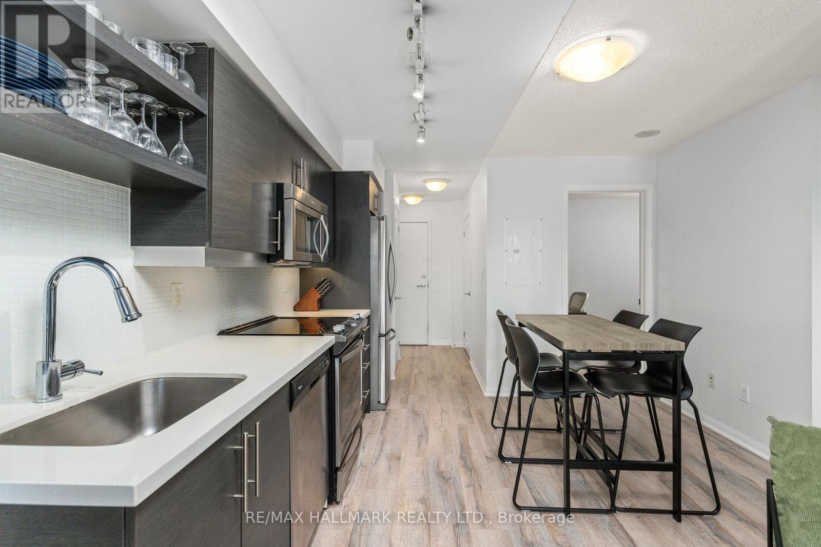 819 - 400 Adelaide Street E, Toronto (moss Park), Ontario