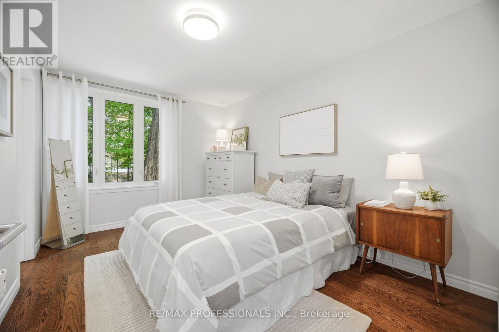10 Cosway Court, Toronto (markland Wood), Ontario