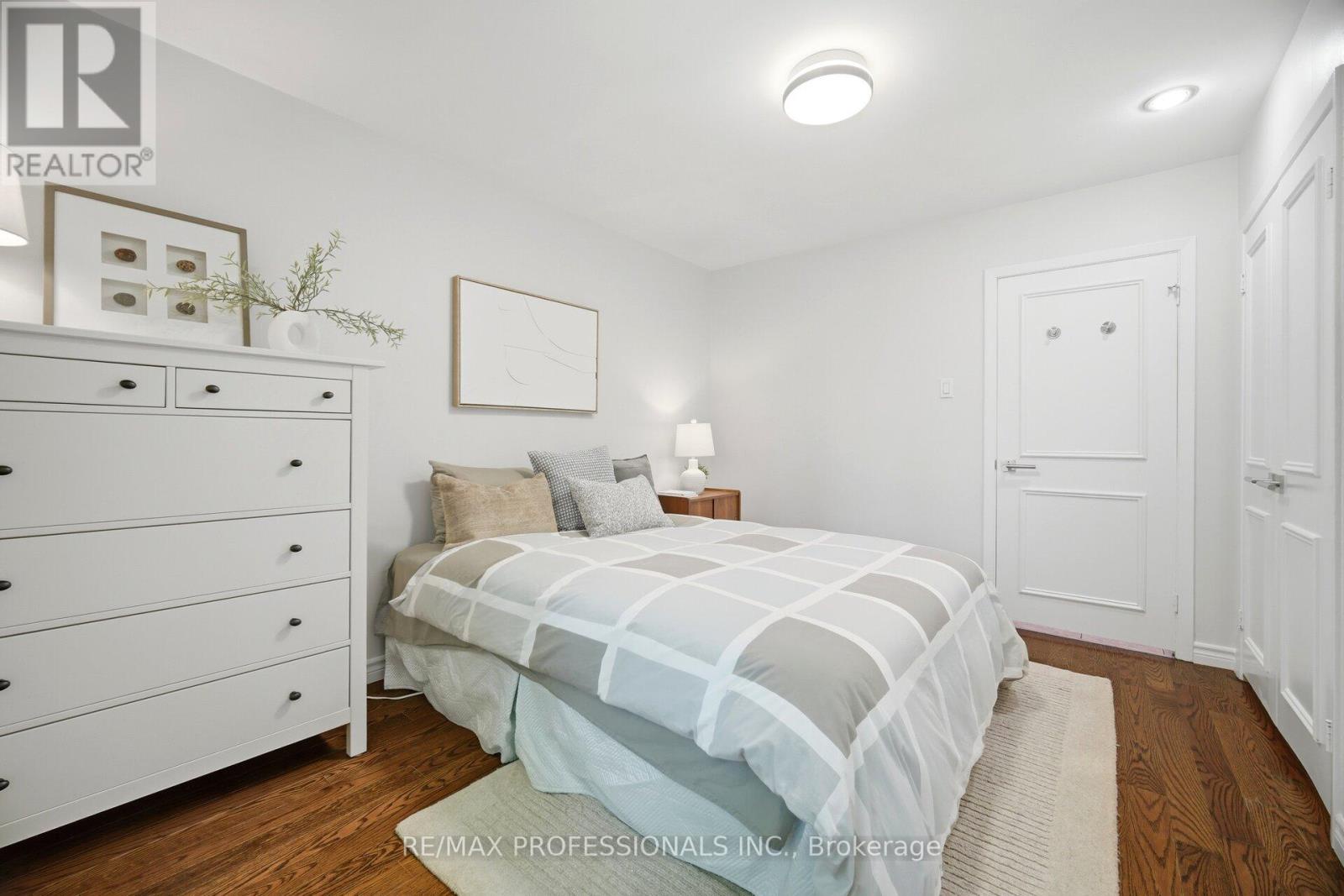 10 Cosway Court, Toronto (markland Wood), Ontario