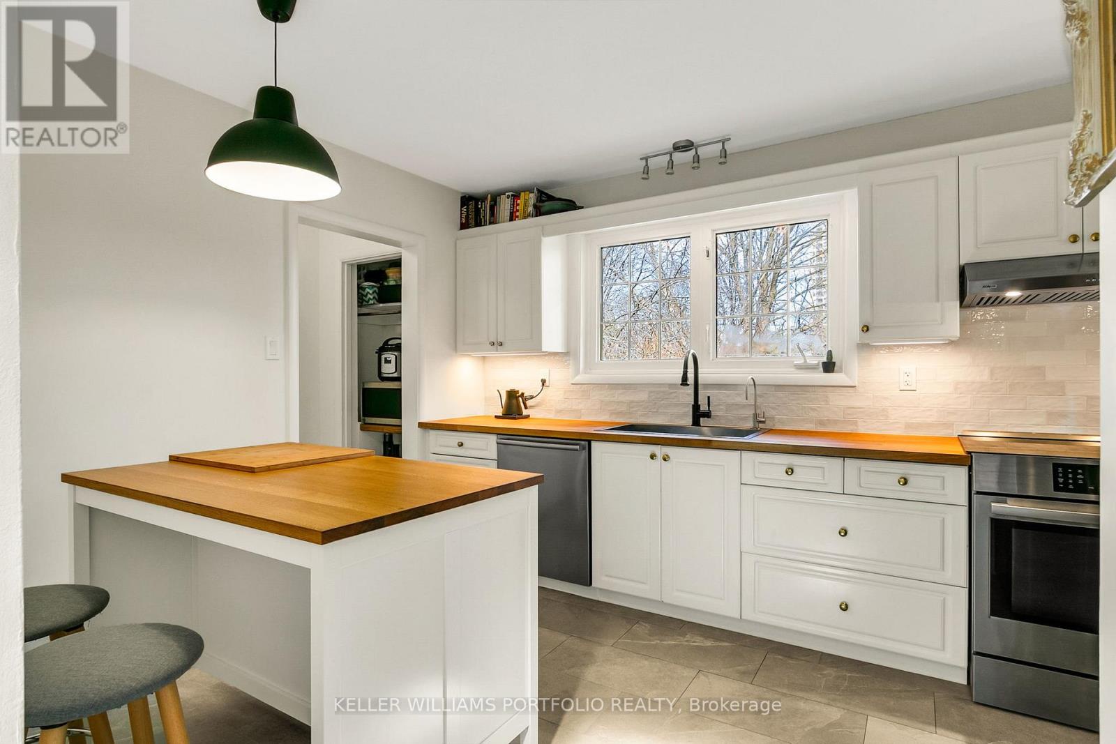 88 Sabrina Dr Drive, Toronto (willowridge-martingrove-richview), Ontario