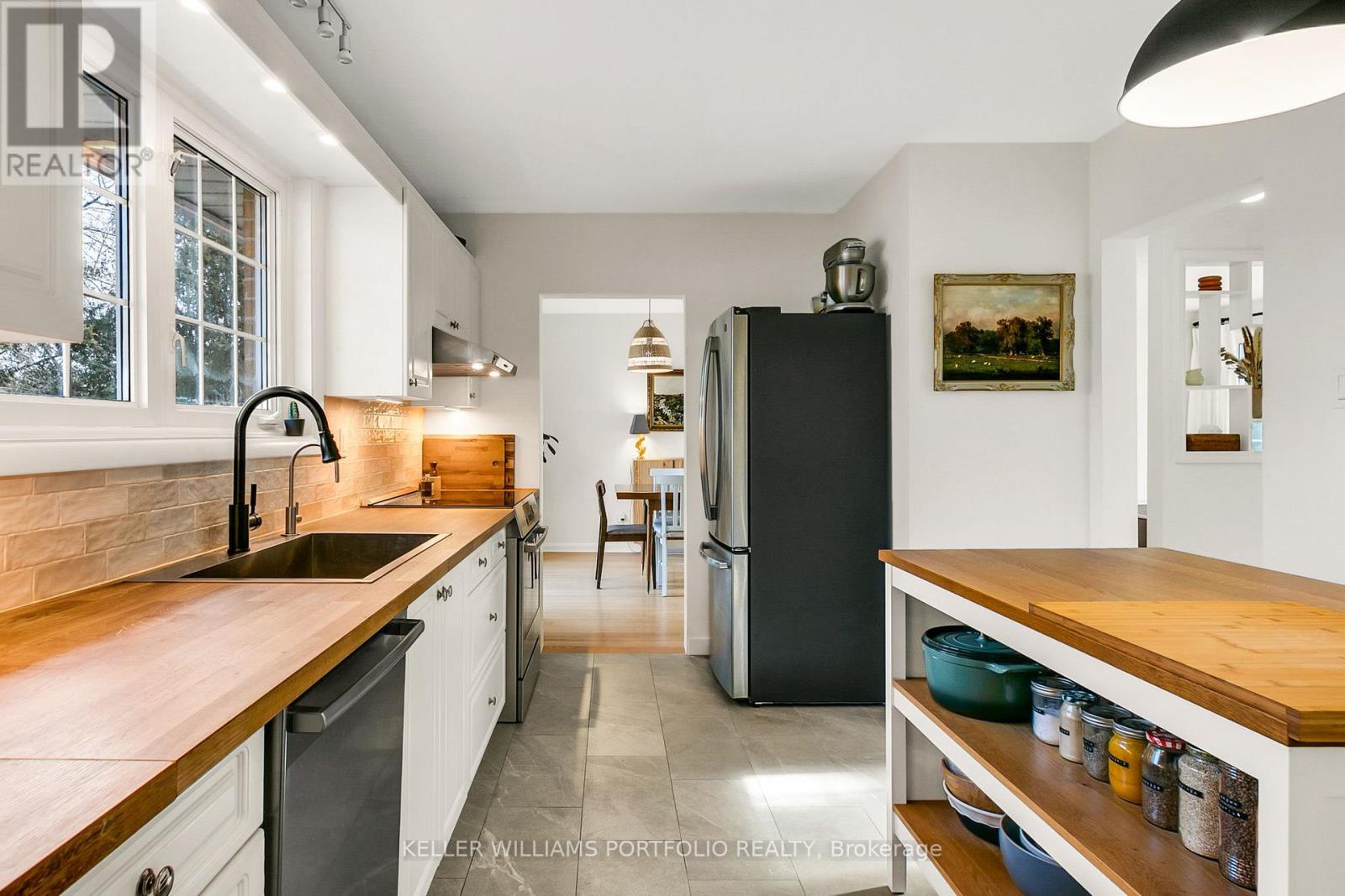 88 Sabrina Dr Drive, Toronto (willowridge-martingrove-richview), Ontario