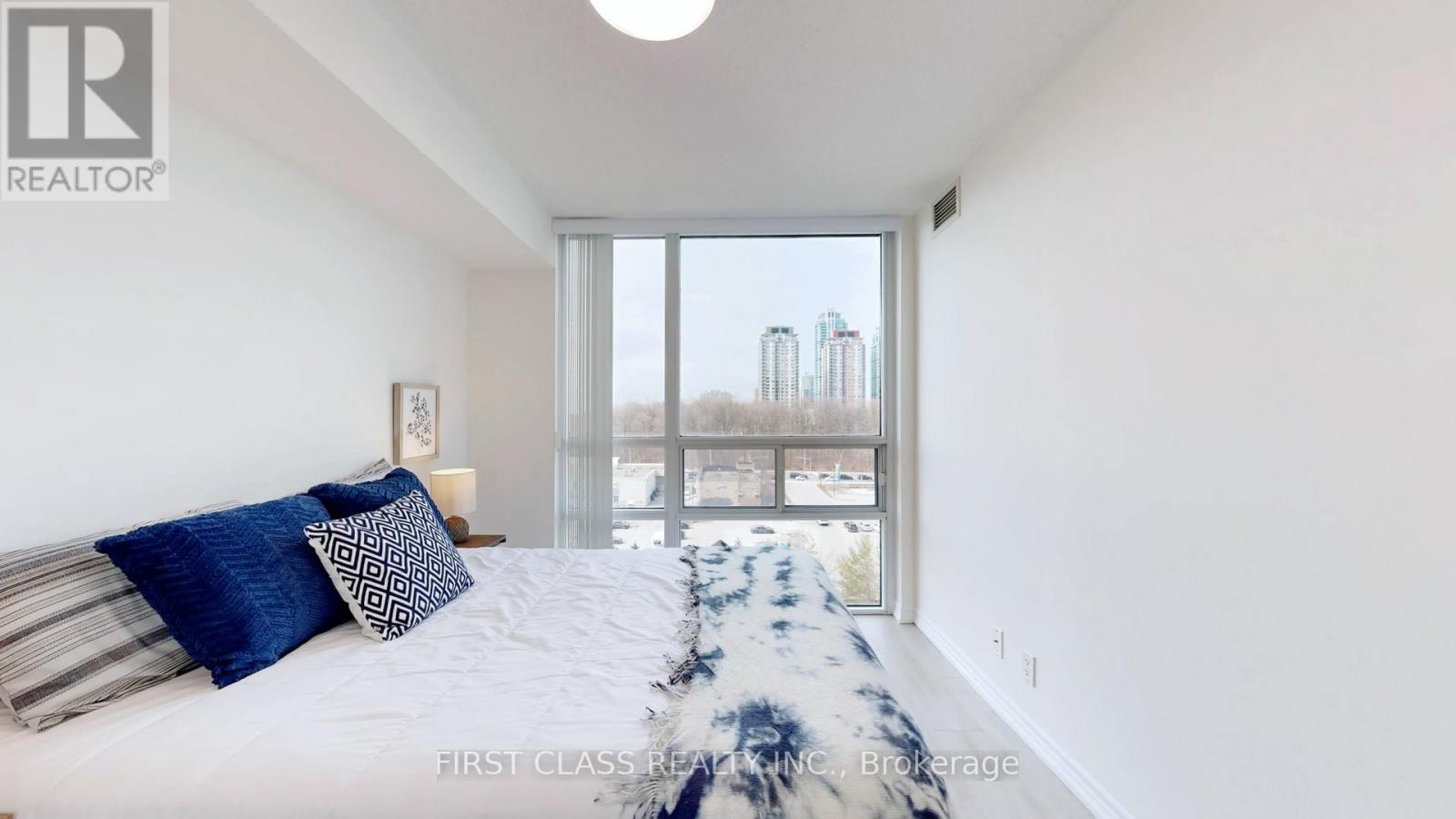 1112 - 68 Grangeway Avenue, Toronto (woburn), Ontario