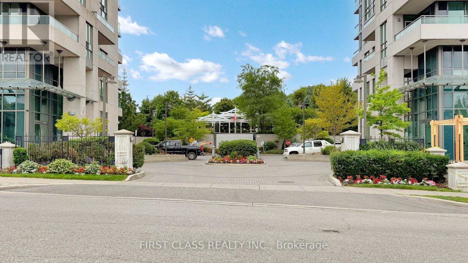 1112 - 68 Grangeway Avenue, Toronto (woburn), Ontario