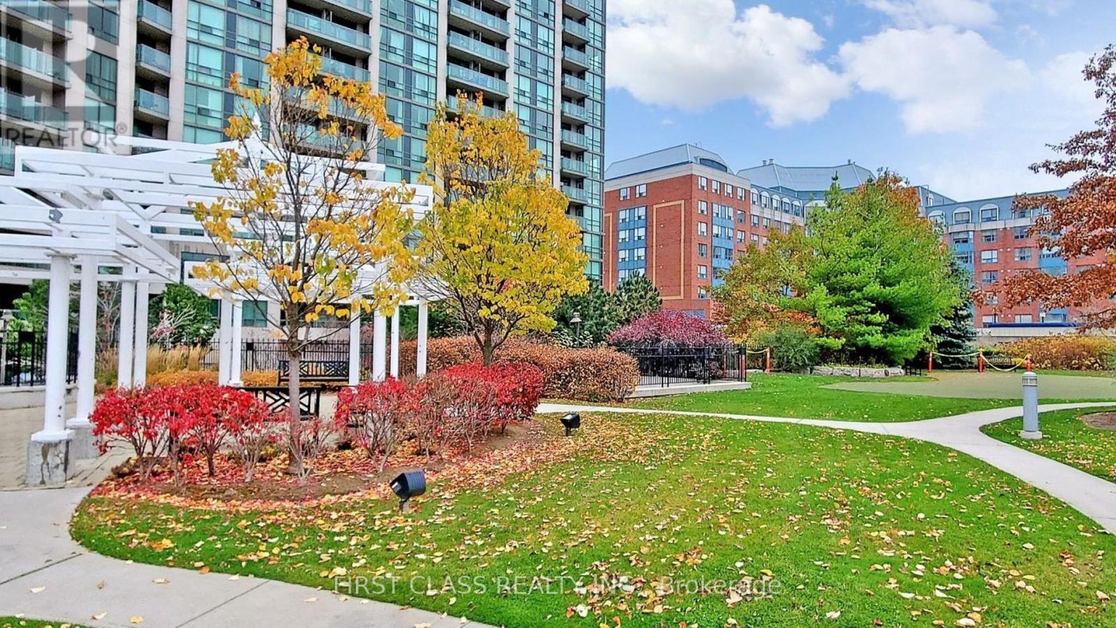 1112 - 68 Grangeway Avenue, Toronto (woburn), Ontario