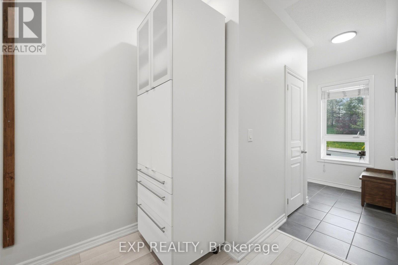 2 - 110 Caledonia Park Road, Toronto (corso Italia-davenport), Ontario