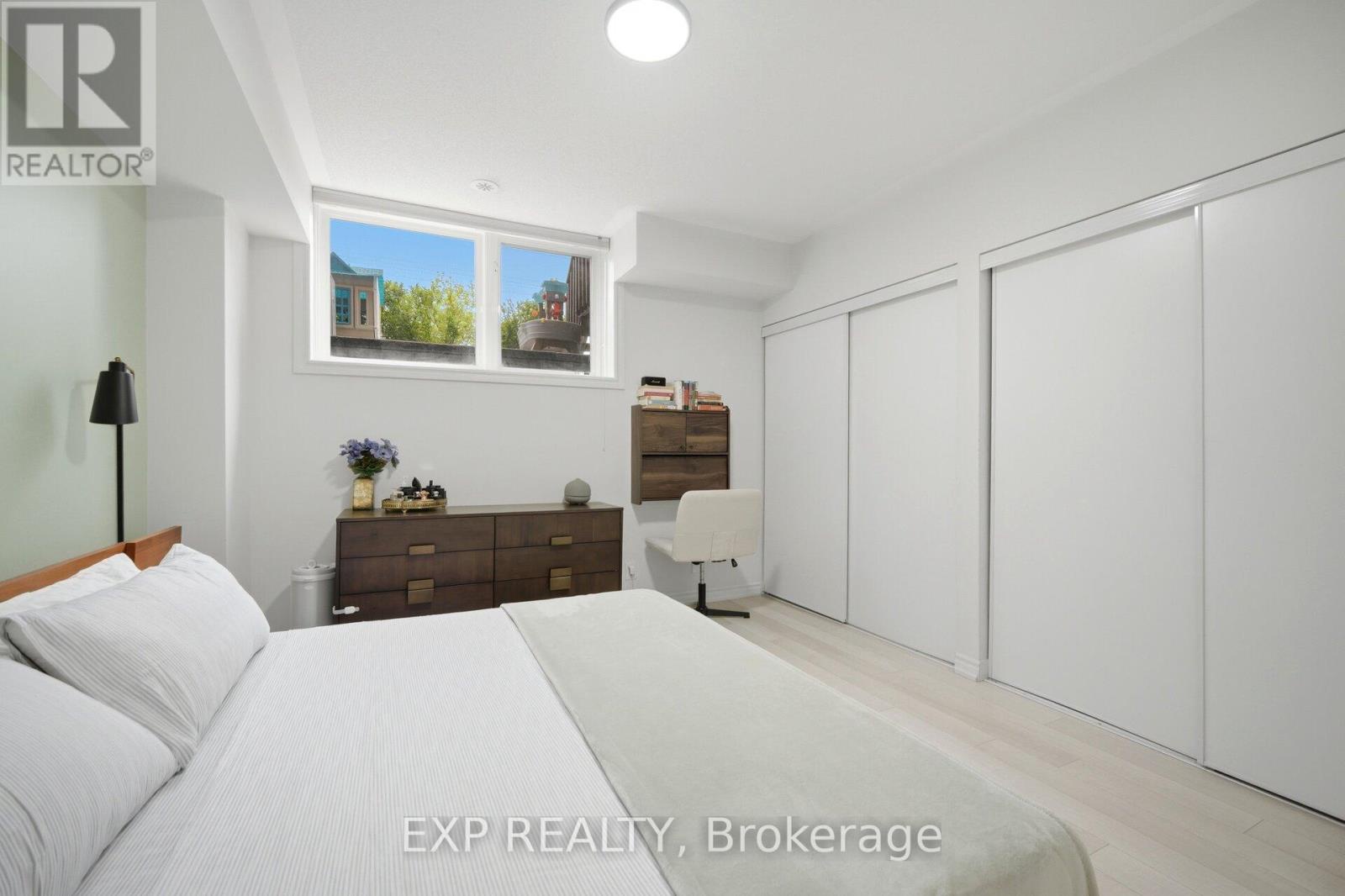2 - 110 Caledonia Park Road, Toronto (corso Italia-davenport), Ontario