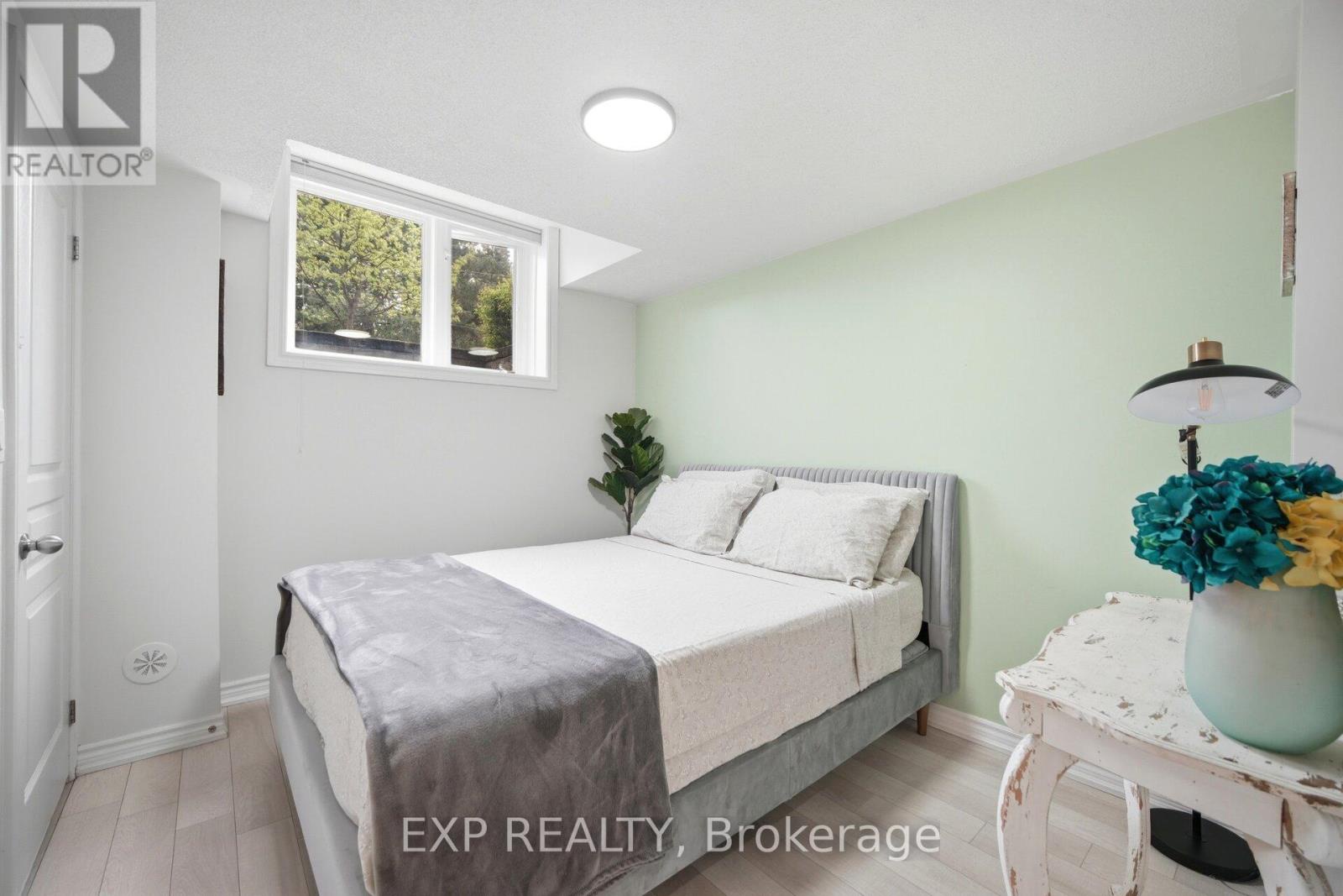 2 - 110 Caledonia Park Road, Toronto (corso Italia-davenport), Ontario