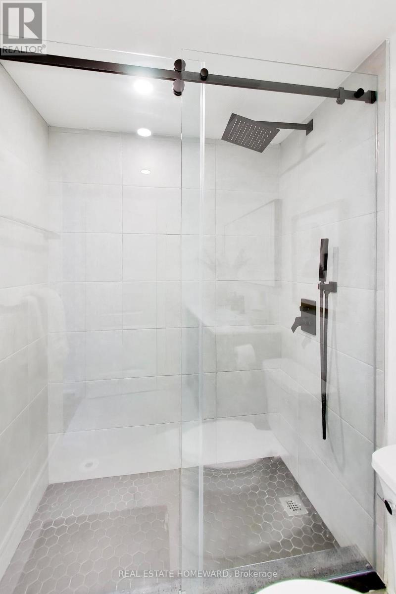 B16 - 108 Finch Avenue W, Toronto (newtonbrook West), Ontario