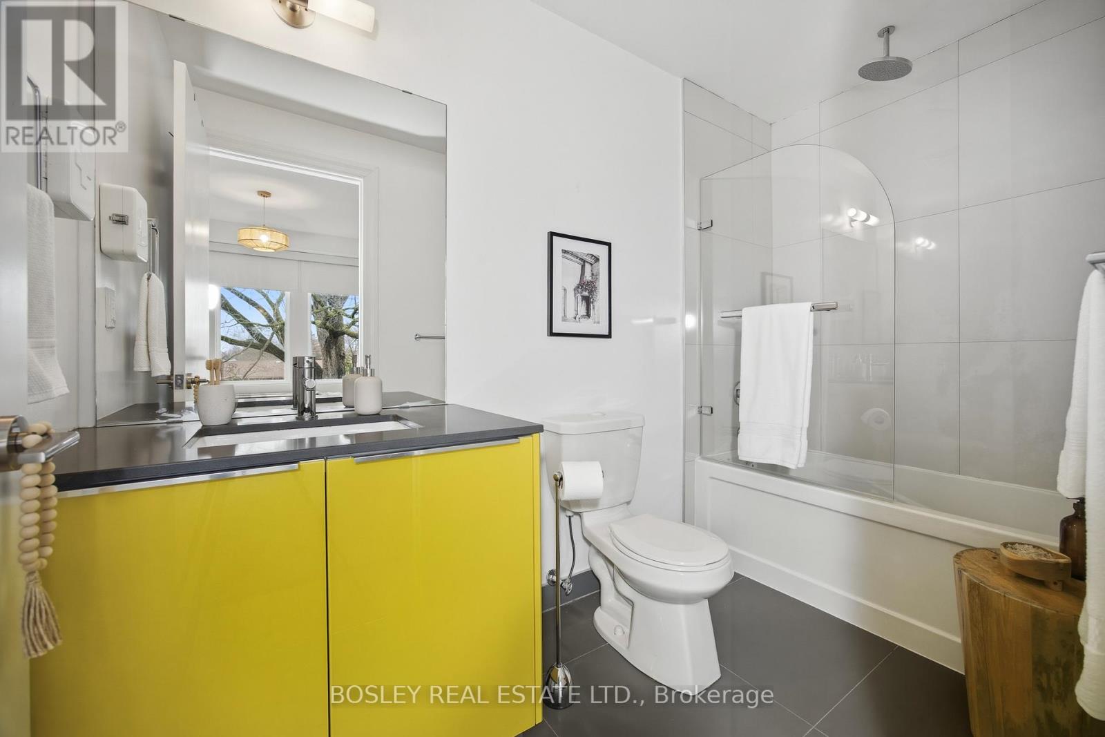17 Vince Avenue, Toronto (woodbine Corridor), Ontario