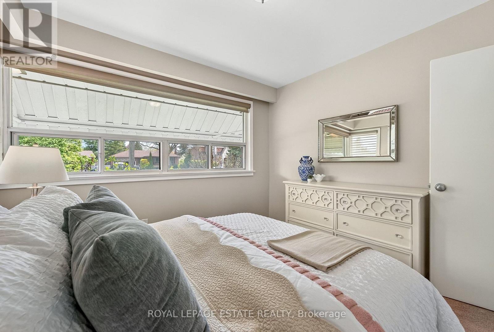 8 Wallbridge Court, Toronto (willowdale West), Ontario
