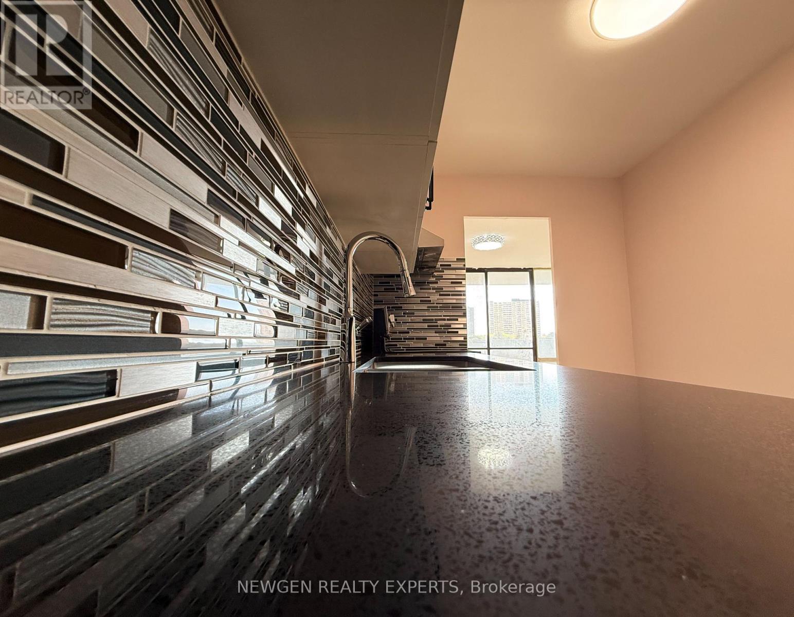 502 - 3 Massey Square, Toronto (crescent Town), Ontario