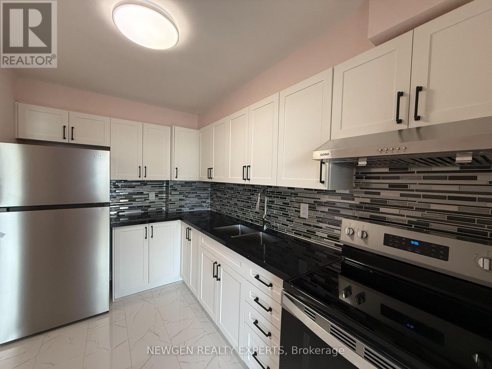 502 - 3 Massey Square, Toronto (crescent Town), Ontario