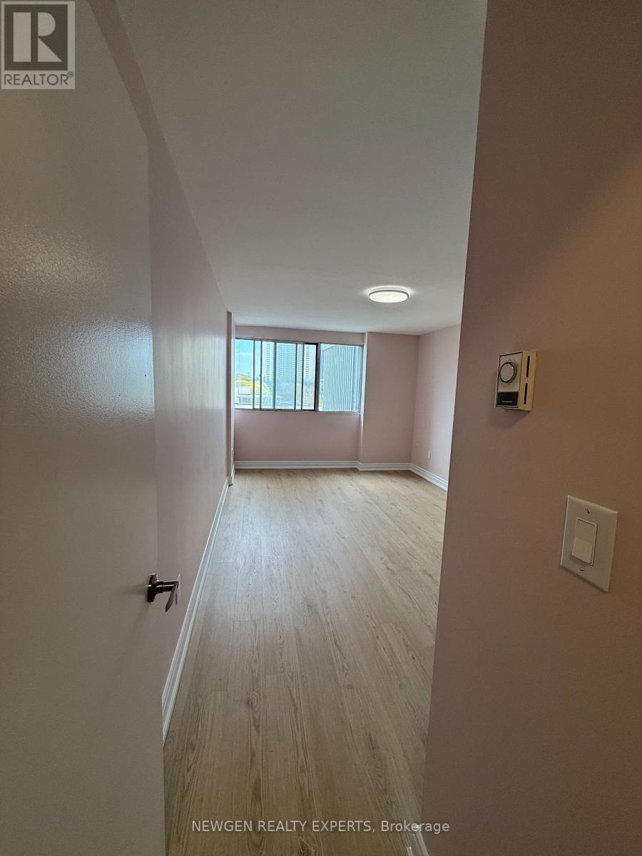 502 - 3 Massey Square, Toronto (crescent Town), Ontario
