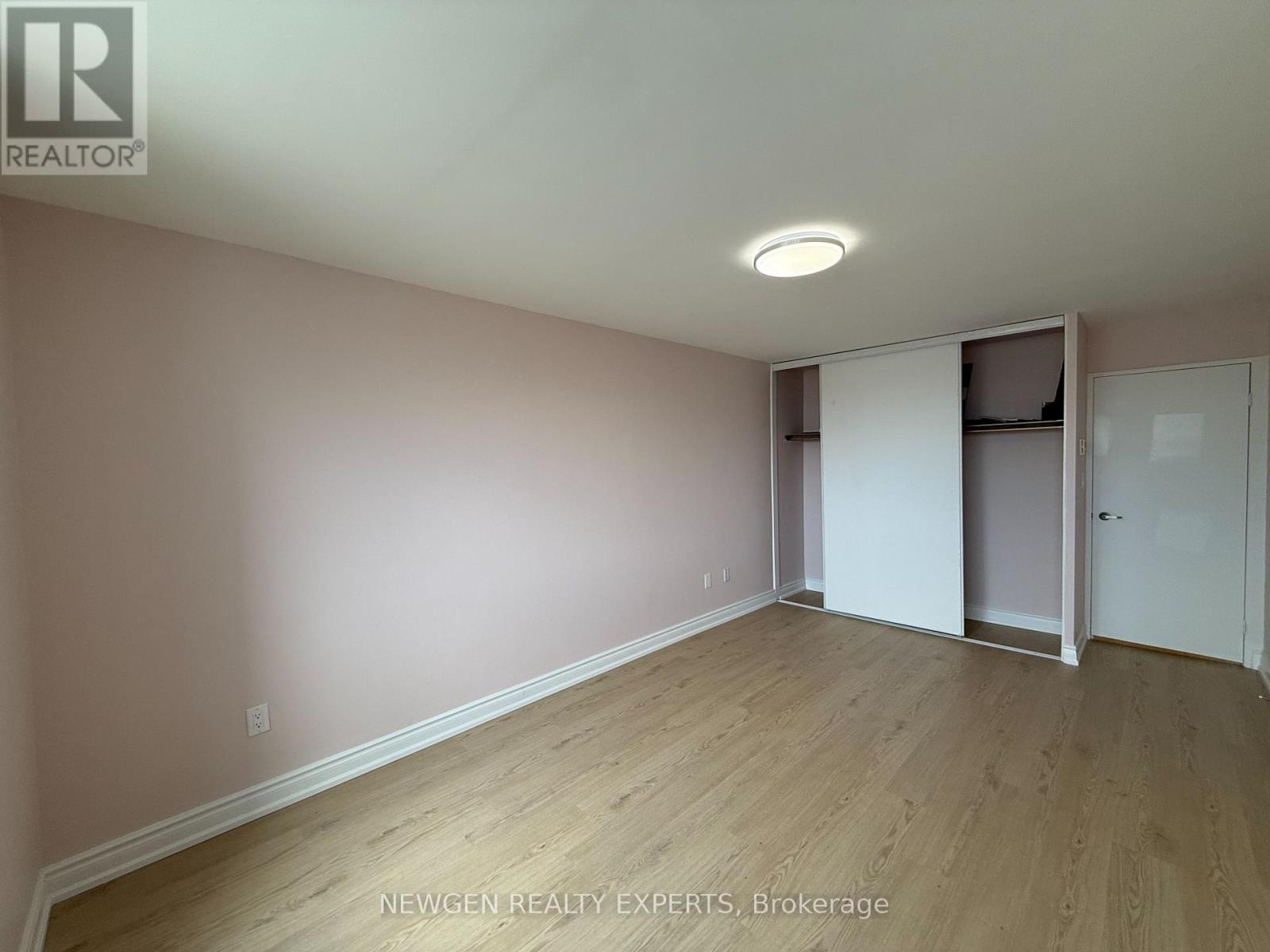 502 - 3 Massey Square, Toronto (crescent Town), Ontario